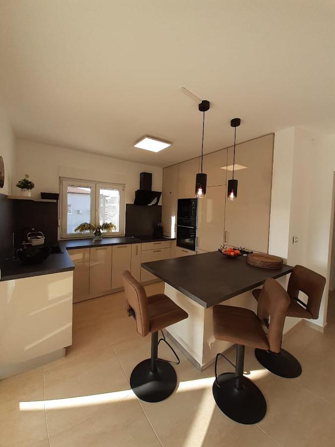 Holiday House Emjalemi Пула Экстерьер фото