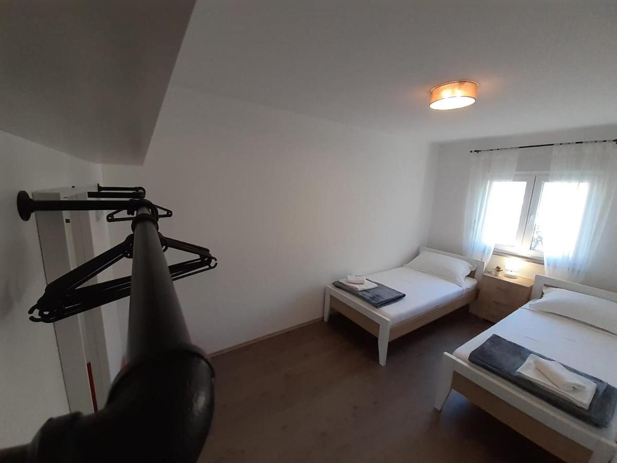 Holiday House Emjalemi Пула Экстерьер фото
