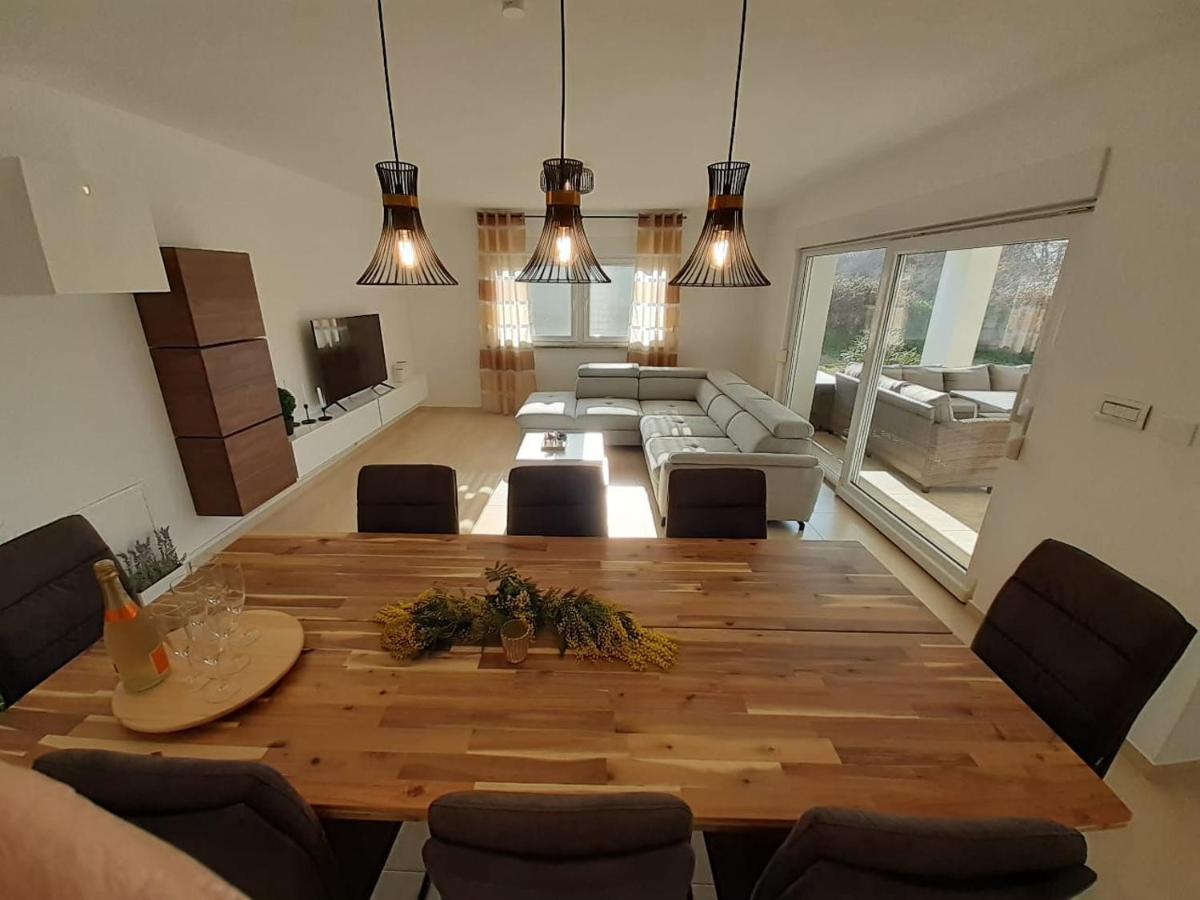 Holiday House Emjalemi Пула Экстерьер фото