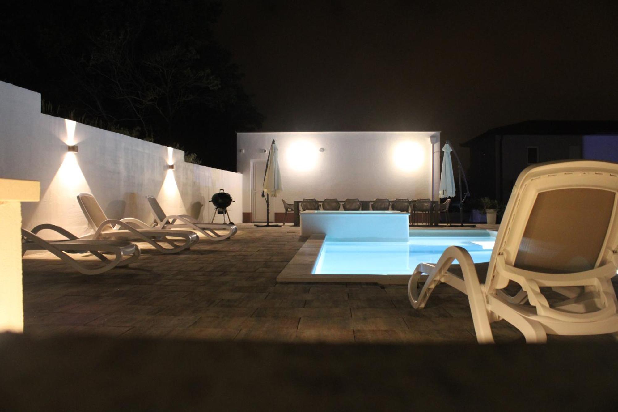 Holiday House Emjalemi Пула Экстерьер фото
