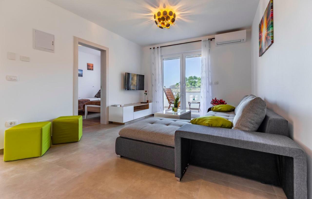 Holiday House Emjalemi Пула Экстерьер фото