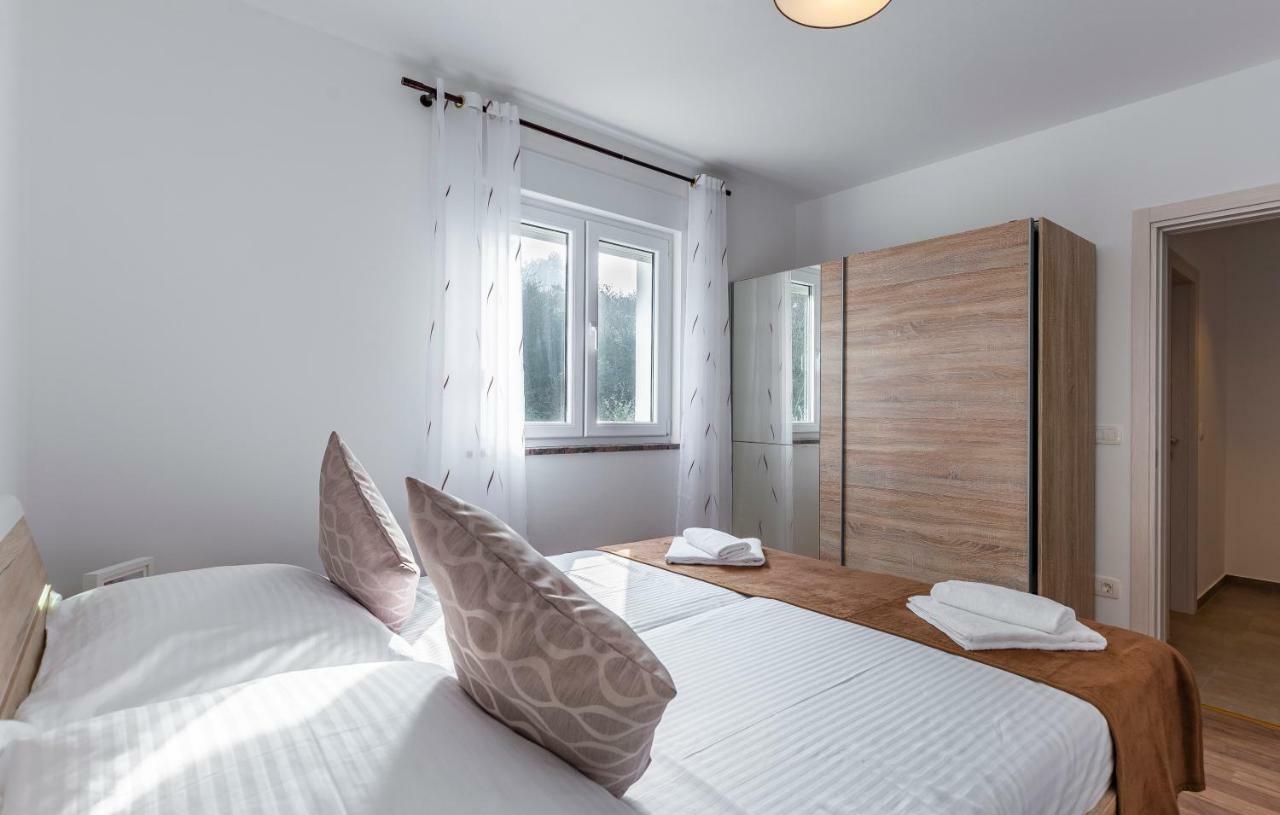 Holiday House Emjalemi Пула Экстерьер фото
