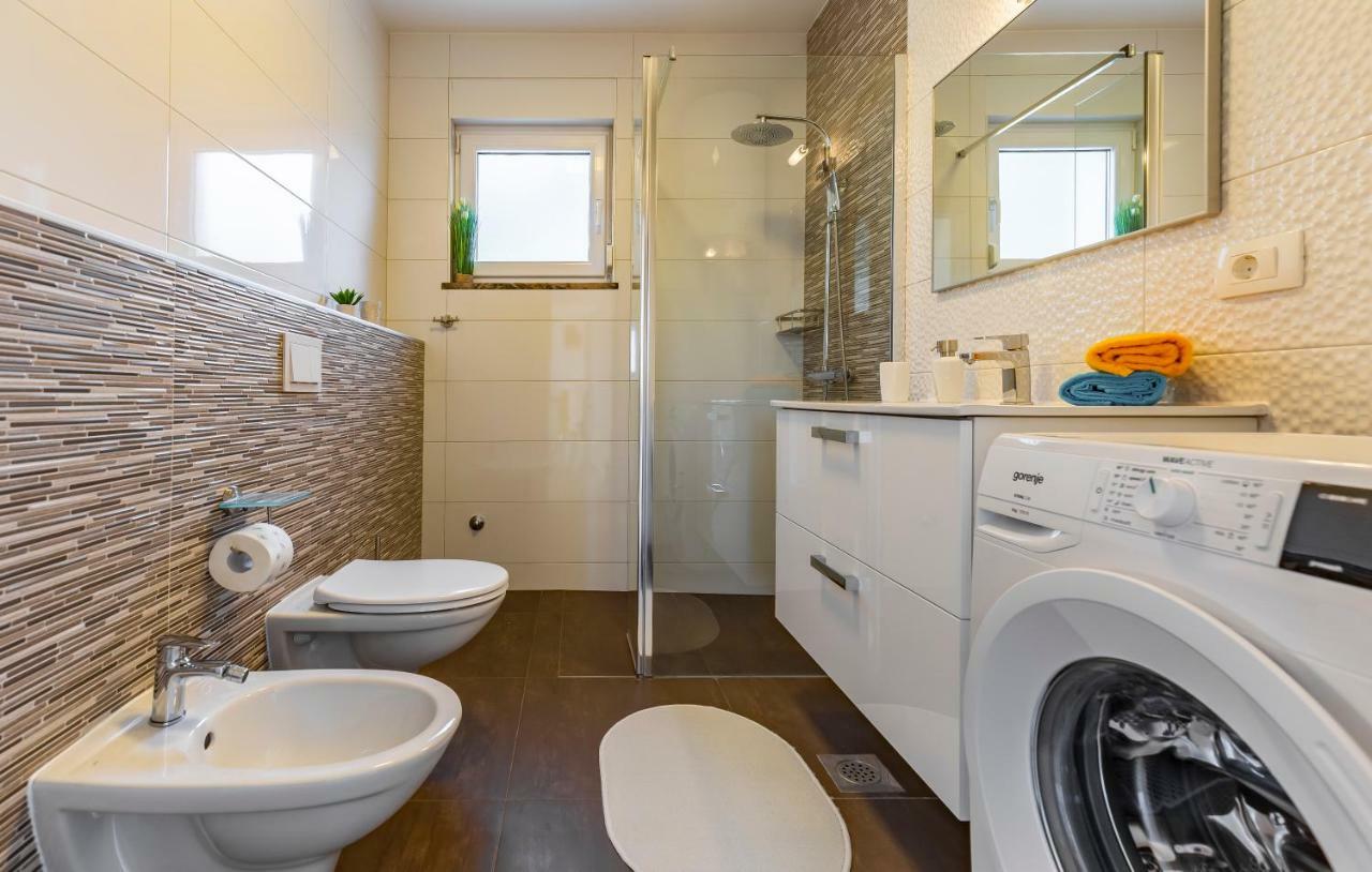 Holiday House Emjalemi Пула Экстерьер фото